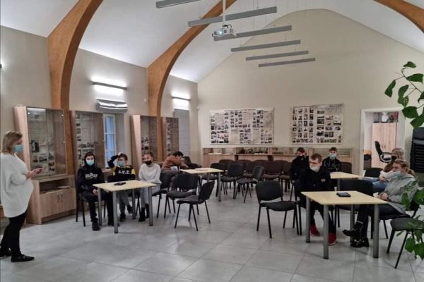 viesojibiblioteka3BD9DBF05-08D5-603B-F8A4-E7F6371CA7AF.jpg