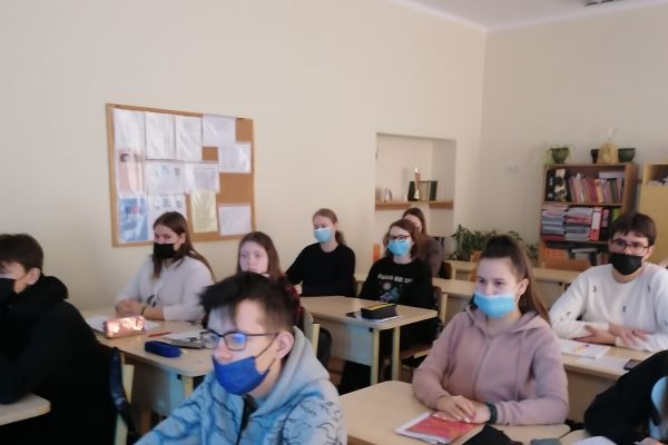 issaugokimeknygaB16DE2F9-277B-D98F-A6DA-9ED1EAEB9997.jpg